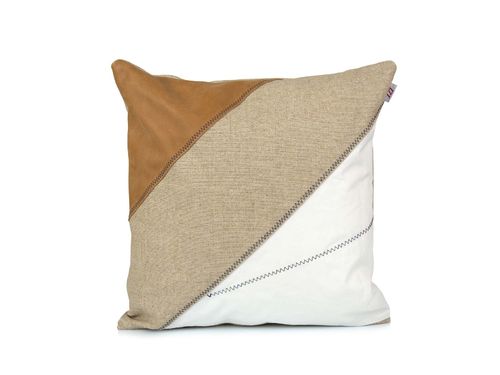 Cushion 40X40 made of recycled sailcloth, linen and leather.