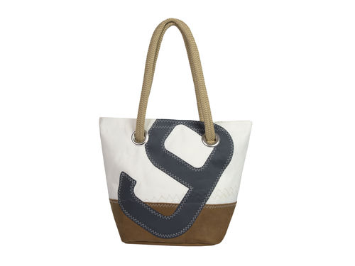 Shopping bag made of recycled sailcloth. LEATHER BASE.