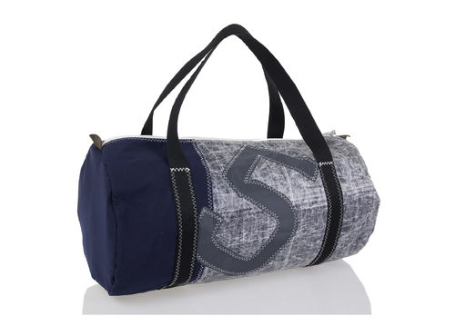 Big size travel bag made of recycled sailcloth.
