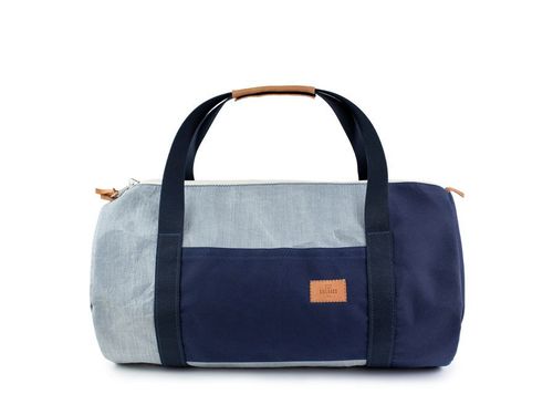 Big size travel bag made of recycled sailcloth.